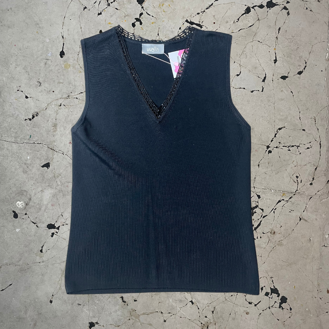 Vintage Wallis v Neck Black Cami