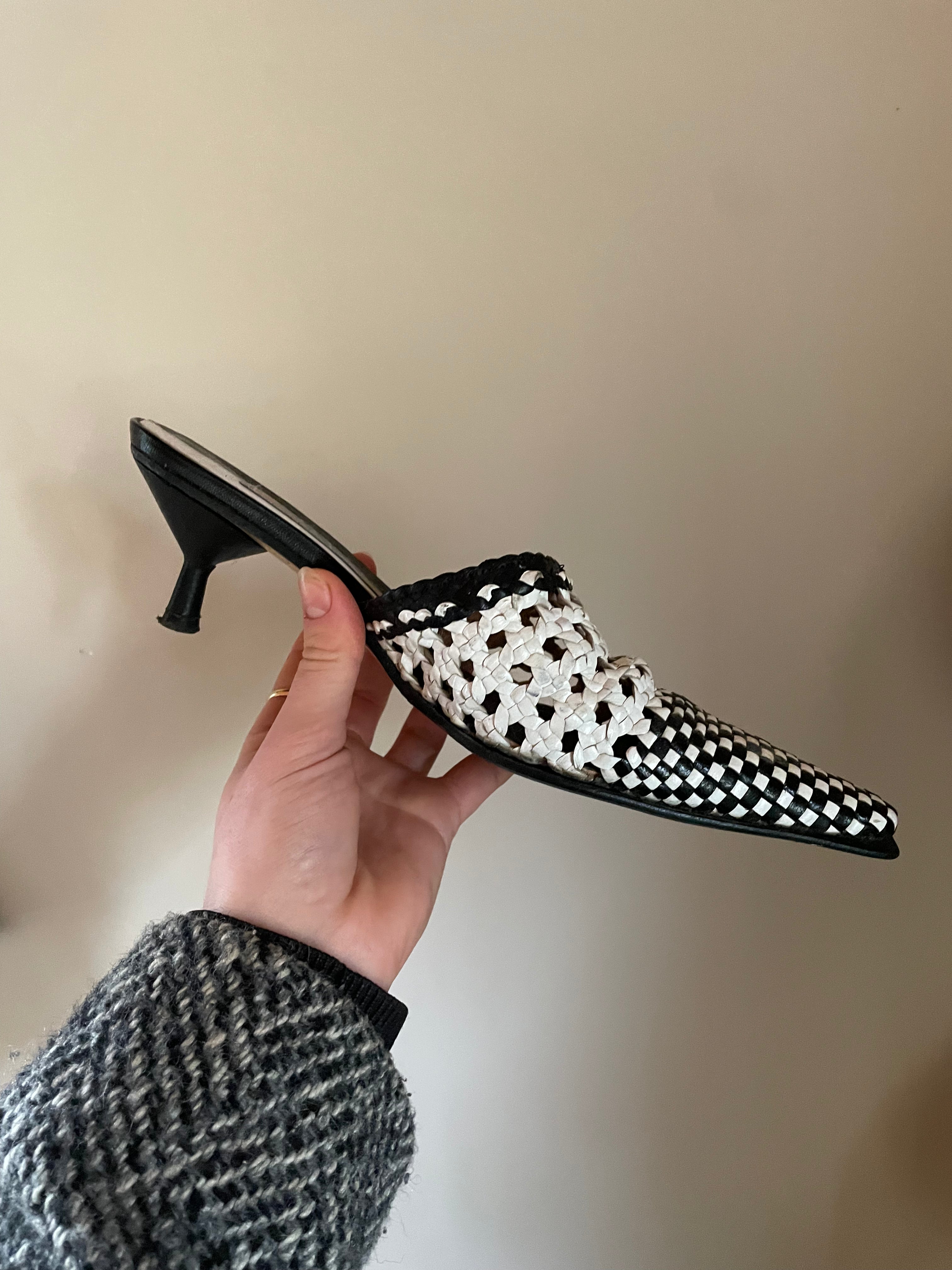 Vintage White and Black Pointed Toe Kitten Heels